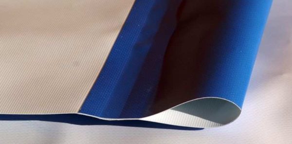 Svetsad kanal PVC banderoll